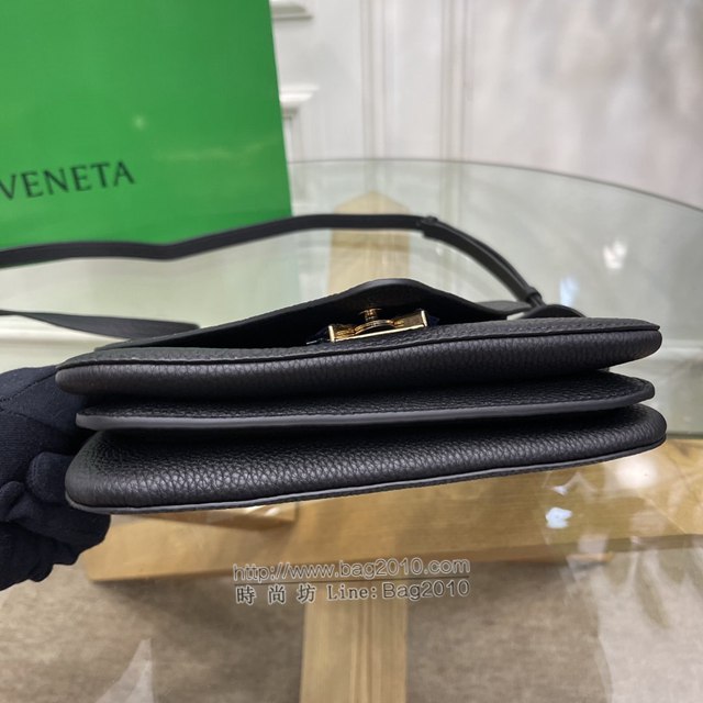 Bottega veneta高端女包 KF0021 寶緹嘉黑色荔枝紋肩背女包 BV2021新款V字蓋頭鏈條女包  gxz1337